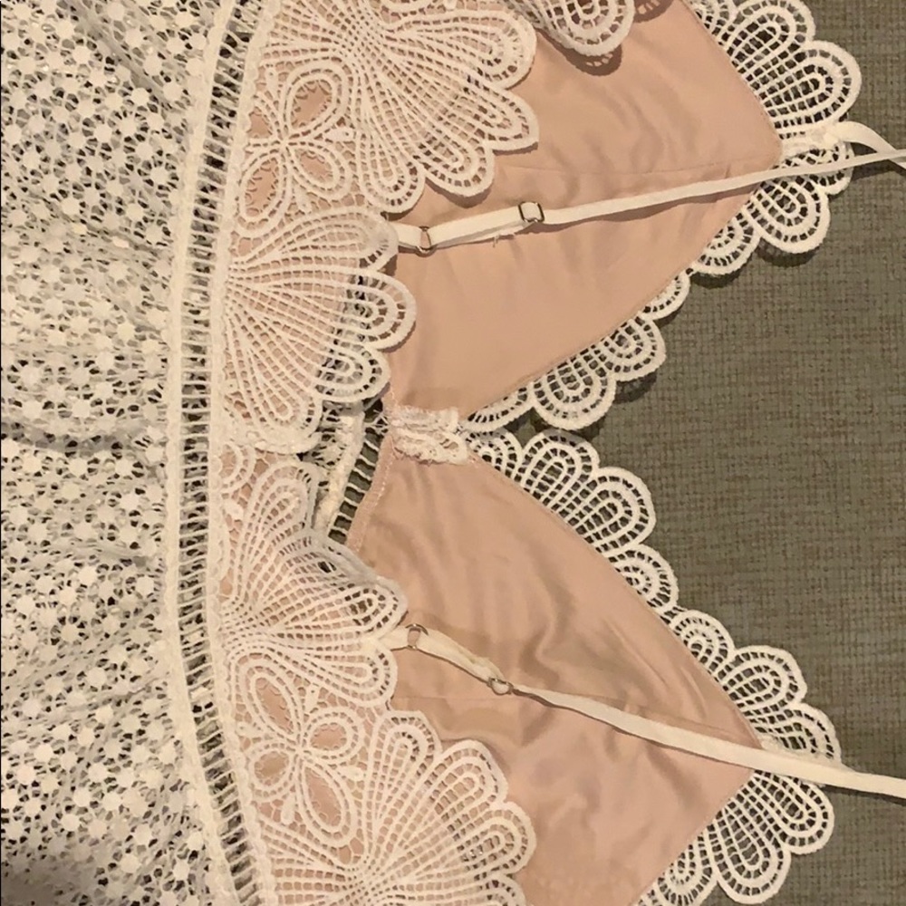 White lace top - Picture 8 of 9